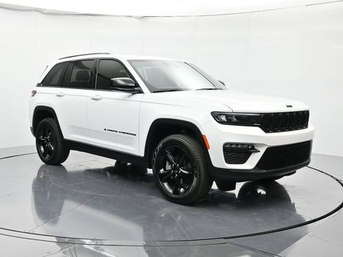 New 2025 Jeep Grand Cherokee Limited w/ Black Appearance Package image 3