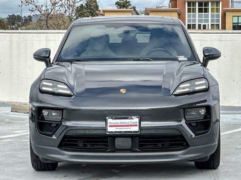 Used 2025 Porsche Macan Electric image 11