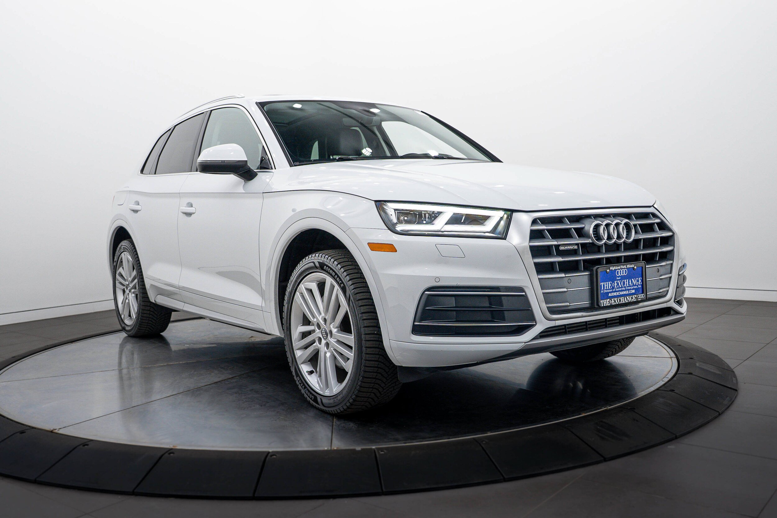 Used 2019 Audi Q5 2.0T Premium Plus w/ Premium Plus Package AWD/4WD image 2