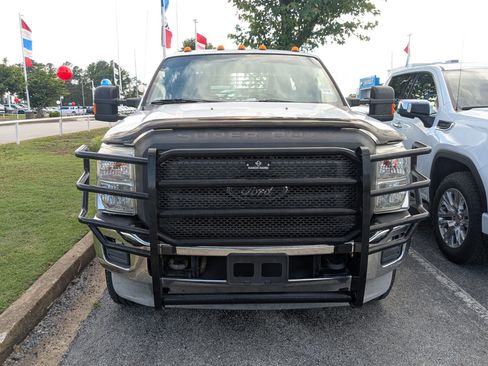 Used 2016 Ford F350 XL w/ Power Equipment Group AWD/4WD image 2