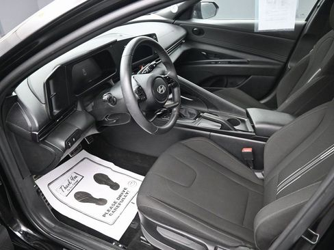 Used 2025 Hyundai Elantra Sport image 21