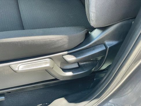 Used 2021 Honda HR-V LX image 12
