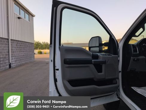 Used 2018 Ford F350 XLT w/ FX4 4x4 Off Road Package image 10