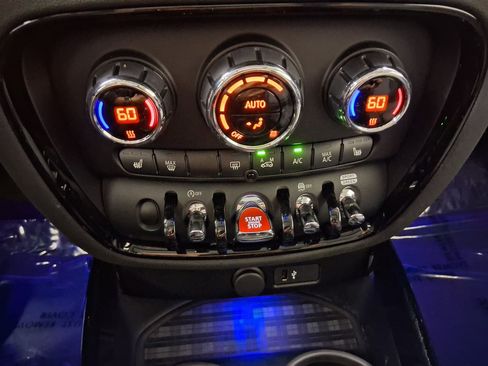 Certified 2024 MINI Cooper Clubman S FWD image 17