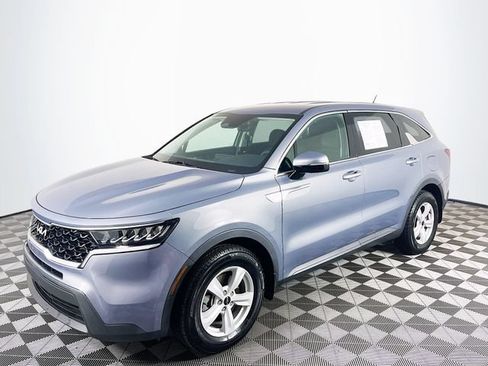 Used 2023 Kia Sorento LX FWD image 4