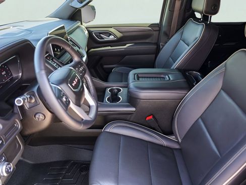 Used 2022 GMC Yukon XL SLT w/ SLT Premium Package RWD image 12