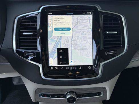 Used 2023 Volvo XC90 T8 Ultimate image 24