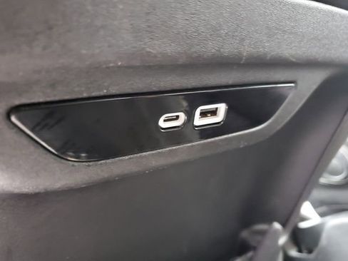 Certified 2024 Chrysler Pacifica Touring-L image 23