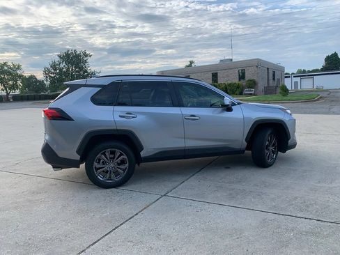 Used 2022 Toyota RAV4 Limited AWD/4WD image 15