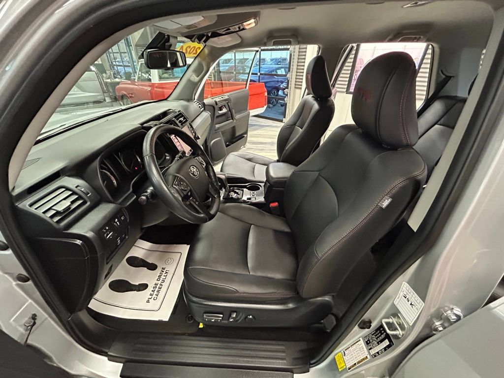 Used 2024 Toyota 4Runner TRD Off-Road Premium AWD/4WD image 55