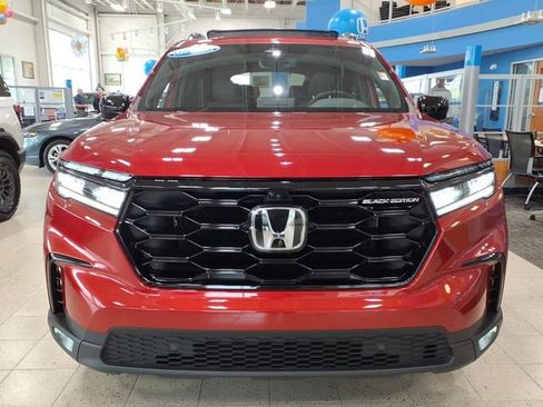 Certified 2025 Honda Pilot Black Edition image 2