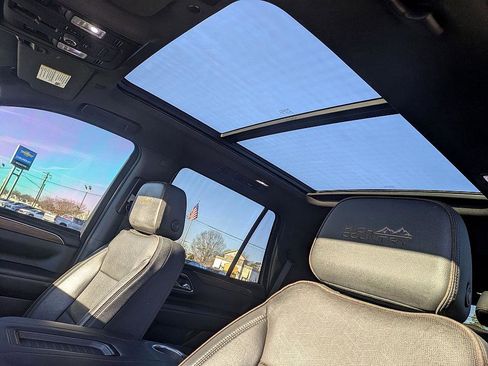 Used 2023 Chevrolet Tahoe High Country image 11