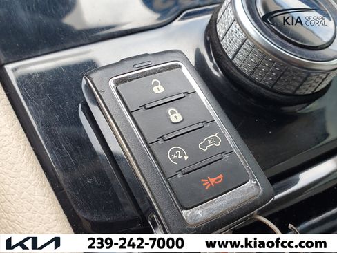 Used 2022 Jeep Grand Cherokee L Limited RWD image 29