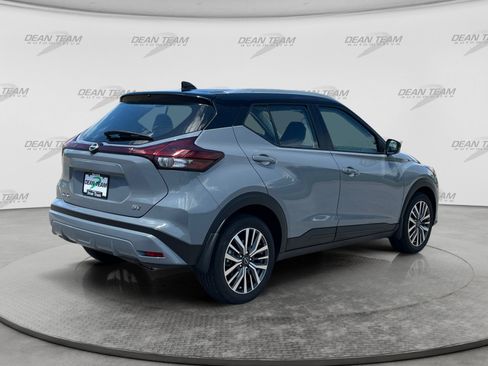 Used 2024 Nissan Kicks SV FWD image 7