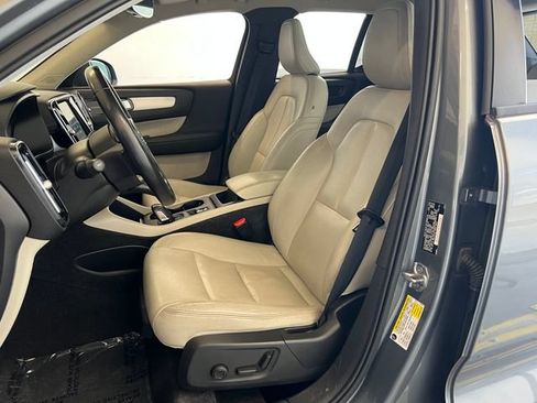 Used 2019 Volvo XC40 T5 Momentum AWD/4WD image 37