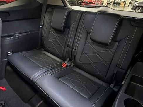 Used 2025 Volkswagen Atlas SE AWD/4WD image 15