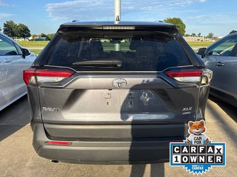 Used 2020 Toyota RAV4 XLE w/ Convenience Package AWD/4WD image 8