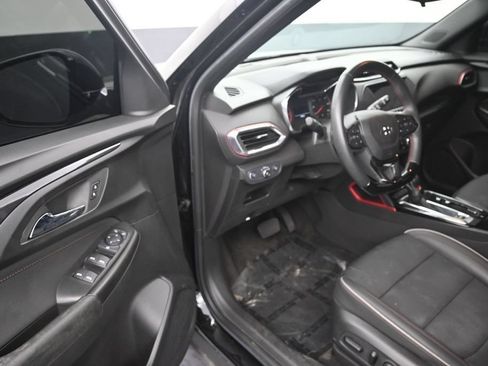 Used 2022 Chevrolet TrailBlazer RS FWD image 12