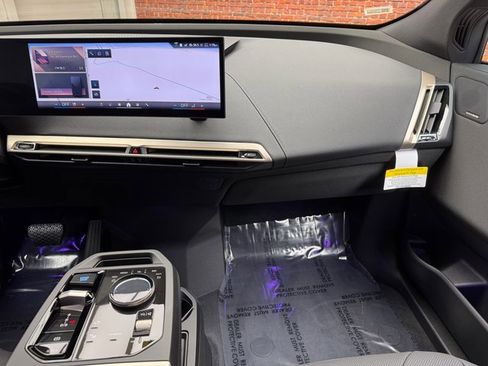 New 2026 BMW iX xDrive60 w/ Premium Package image 17