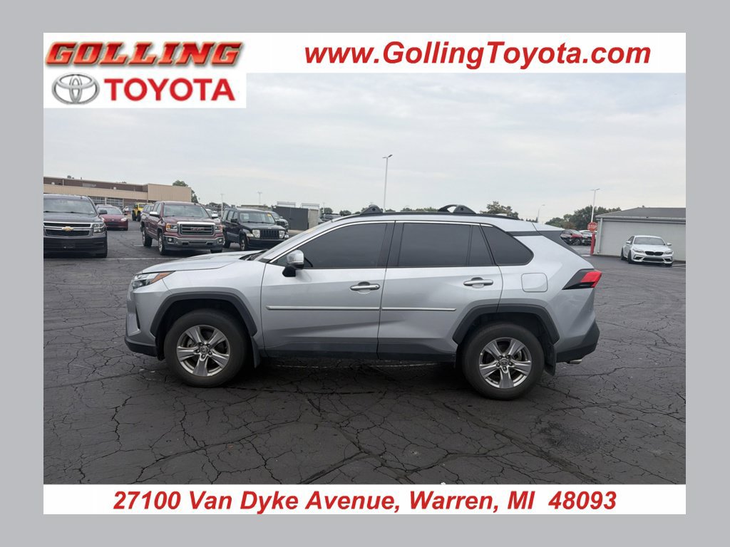 Used 2025 Toyota RAV4 XLE AWD/4WD image 1