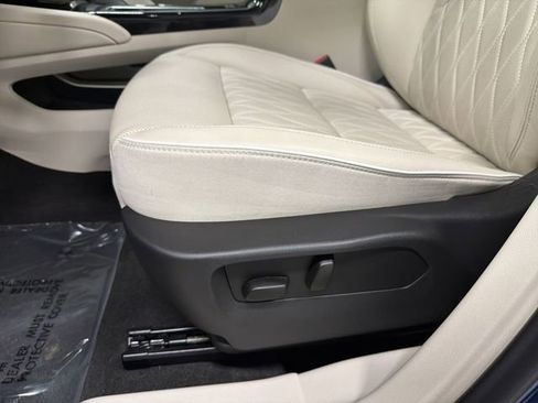 Certified 2023 Buick Envision Avenir AWD/4WD image 23