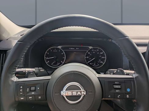 Used 2024 Nissan Pathfinder SV FWD image 28