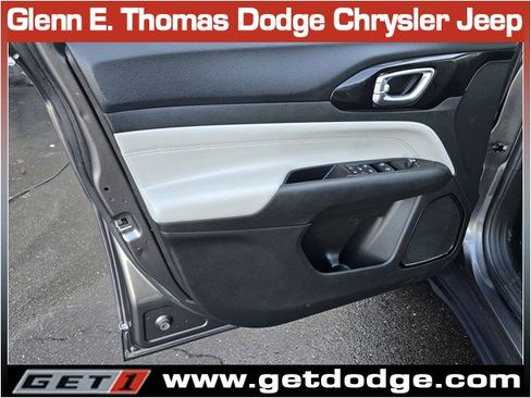 Certified 2022 Jeep Compass Limited w/ Mopar Graphics Package image 23