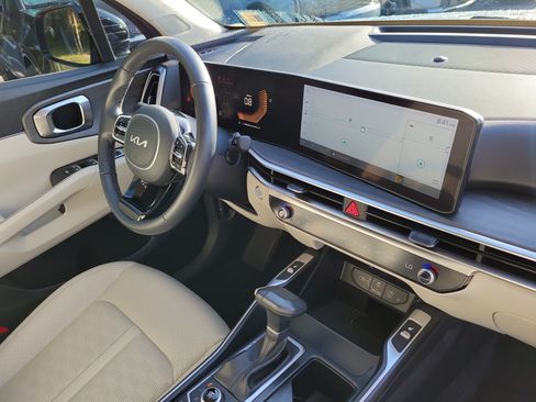 Certified 2025 Kia Sorento X-Line EX AWD/4WD image 6