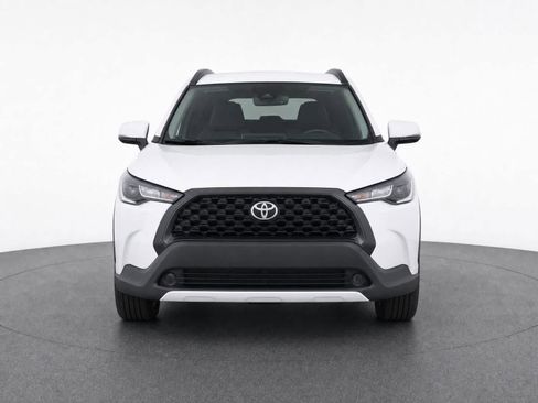Used 2022 Toyota Corolla Cross LE AWD/4WD image 2