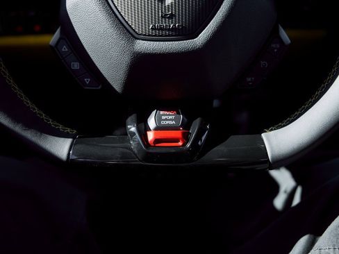 Used 2023 Lamborghini Huracan Tecnica image 60