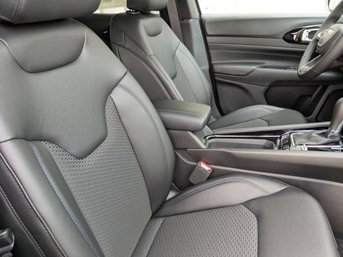 New 2026 Jeep Compass Latitude AWD/4WD image 24
