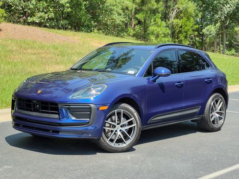 Certified 2026 Porsche Macan AWD/4WD image 1