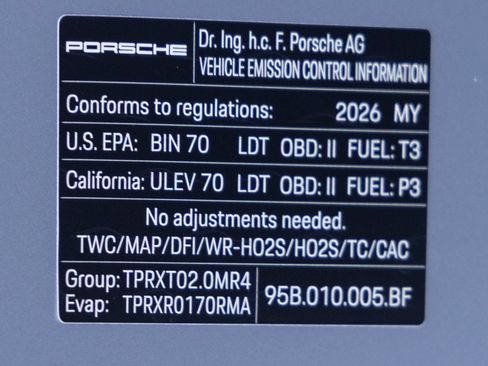 Certified 2026 Porsche Macan AWD/4WD image 37