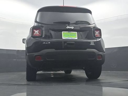 Used 2023 Jeep Renegade Latitude AWD/4WD image 32