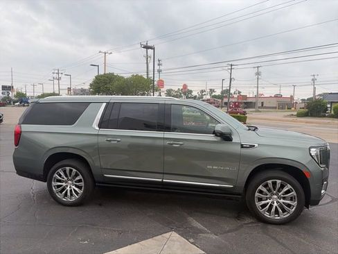 Used 2024 GMC Yukon XL Denali AWD/4WD image 1