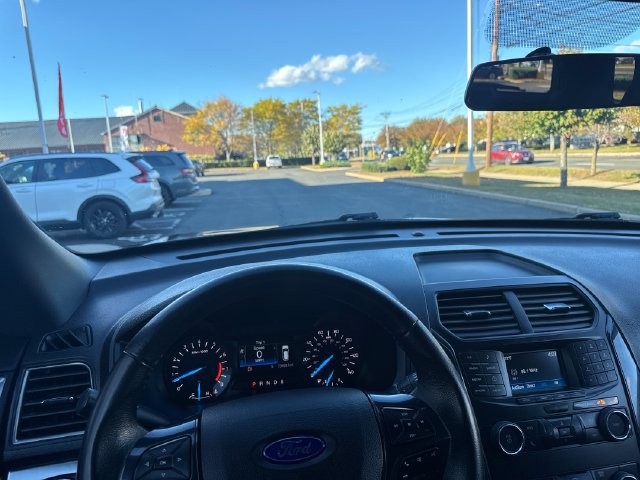 Used 2018 Ford Explorer XLT AWD/4WD image 16