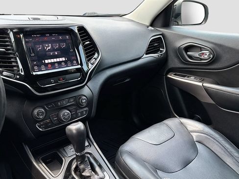 Used 2020 Jeep Cherokee Limited FWD image 20