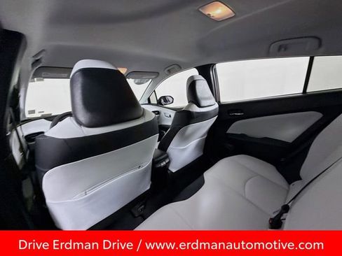 Used 2022 Toyota Prius XLE image 10
