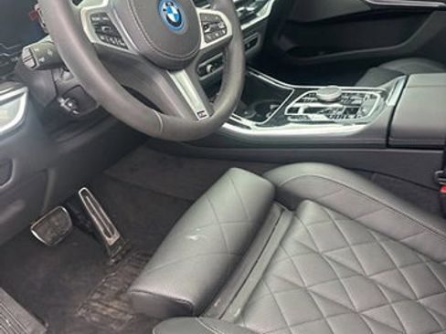 Used 2026 BMW X5 xDrive50e image 18