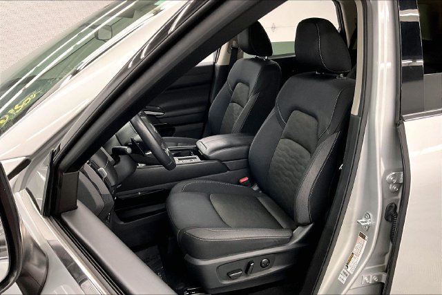Used 2025 Nissan Pathfinder SV FWD image 22