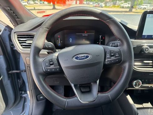 Used 2025 Ford Escape ST-Line FWD image 28