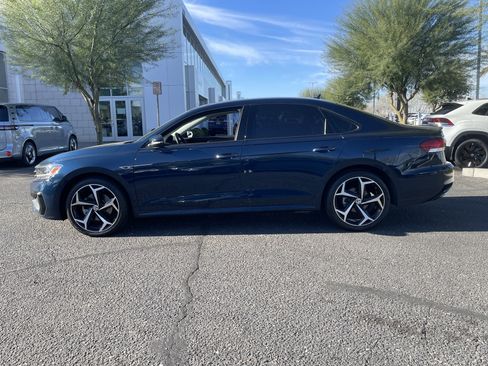 Used 2020 Volkswagen Passat 2.0T R-Line image 2