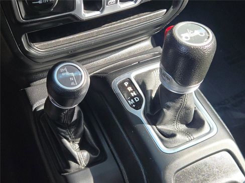 Certified 2018 Jeep Wrangler Unlimited Sport S AWD/4WD image 31