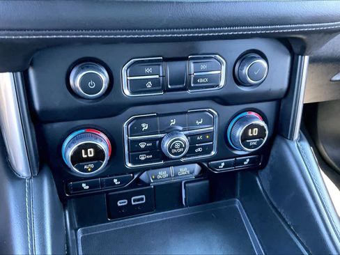 Used 2024 Chevrolet Tahoe LT AWD/4WD image 30