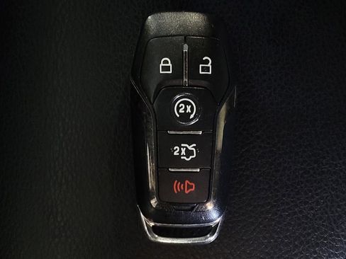 Used 2016 Lincoln MKX Premiere w/ Cargo Accessories Package FWD image 32