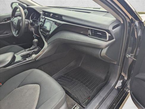 Used 2020 Toyota Camry LE FWD image 19