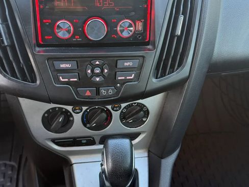 Used 2013 Ford Focus SE FWD image 16