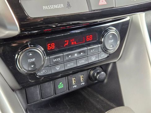 Used 2025 Mitsubishi Eclipse Cross SE image 17