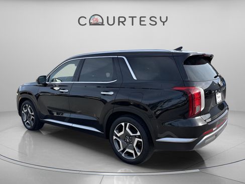 Used 2023 Hyundai Palisade SEL w/ Cargo Package image 5