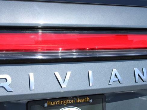 Used 2024 Rivian R1S Adventure AWD/4WD image 7